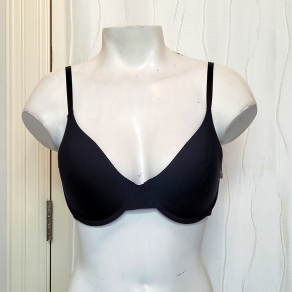 Vince Camuto Other - Vince Camuto Black 36C Wire Bra